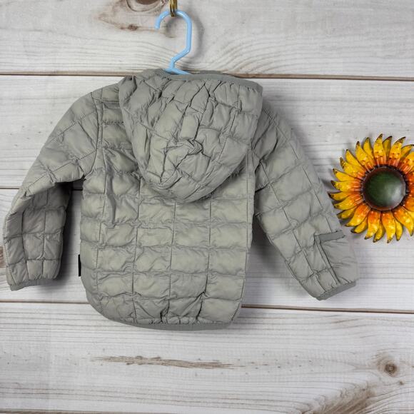 The North Face Infant Gray Hooded Thermoball Puffer Jacket 6-12M - Picture 2 of 3